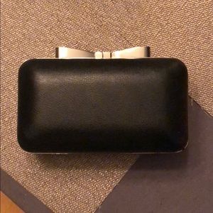 black clutch